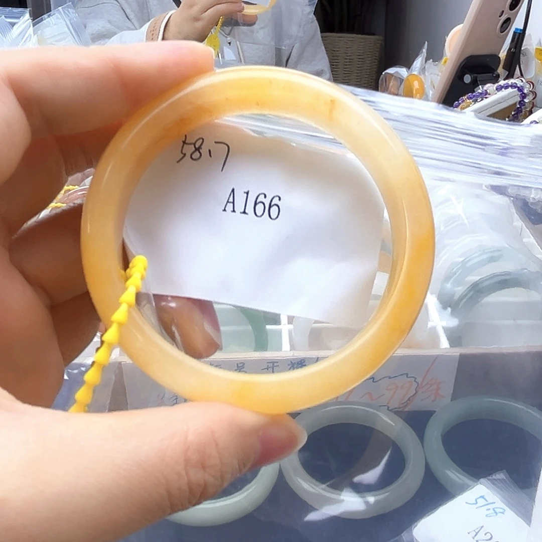 石英质玉未镶嵌手镯