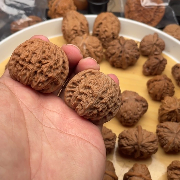 文玩核桃把件用****1文玩核桃手把件