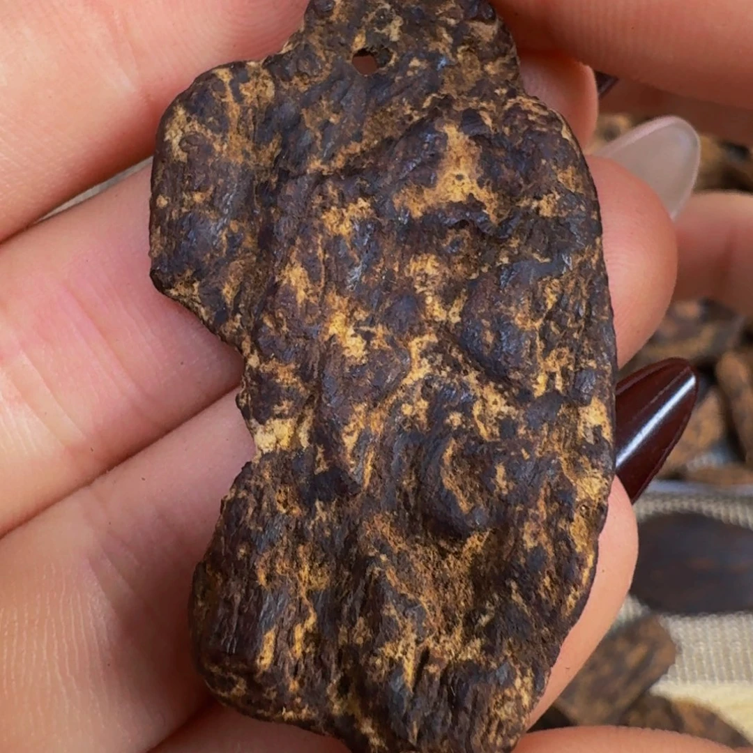 沉香吊坠越南惠安红土吊坠