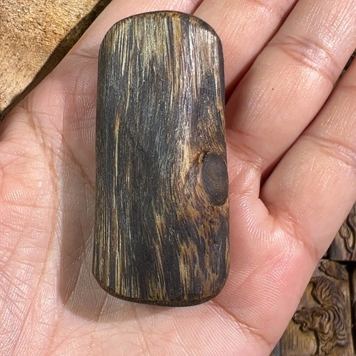 沉香沉香碎屑绿棋楠沉香牌10.9克