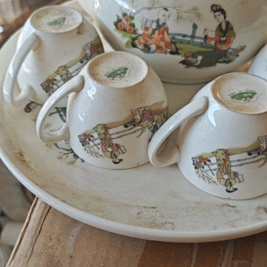库存微瑕三娘教子茶壶一套