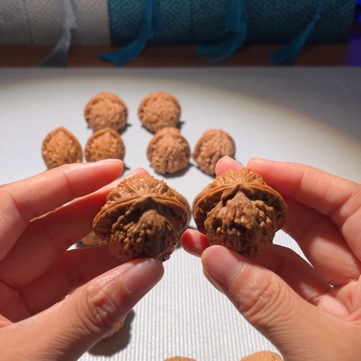 文玩核桃吊坠36球白