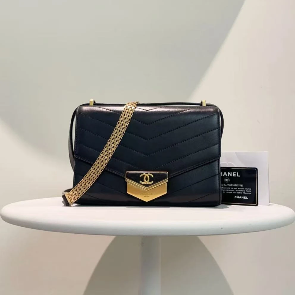95新 Chanel/香奈儿 香奈儿/包包/95新/市场价28000/19*7*13
