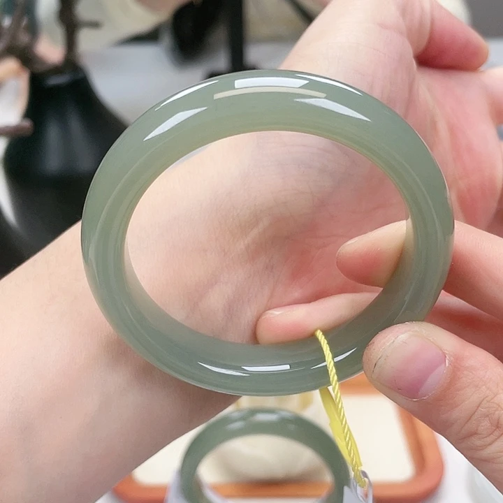 和田玉手镯54未镶嵌