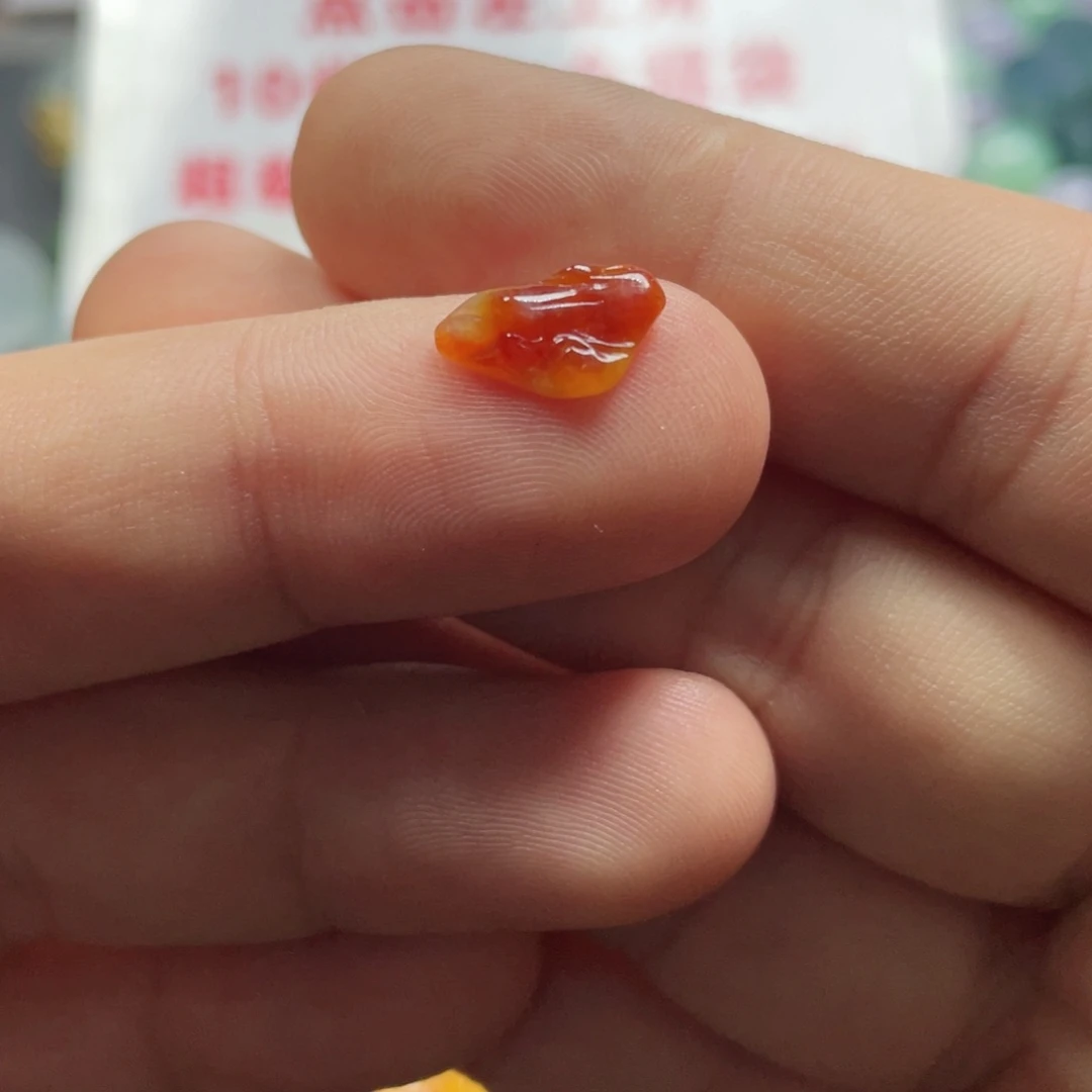 翡翠颈饰未镶嵌咚**盐翡翠