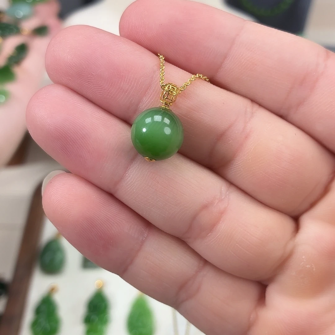 和田玉（碧玉）18K金镶嵌颈饰