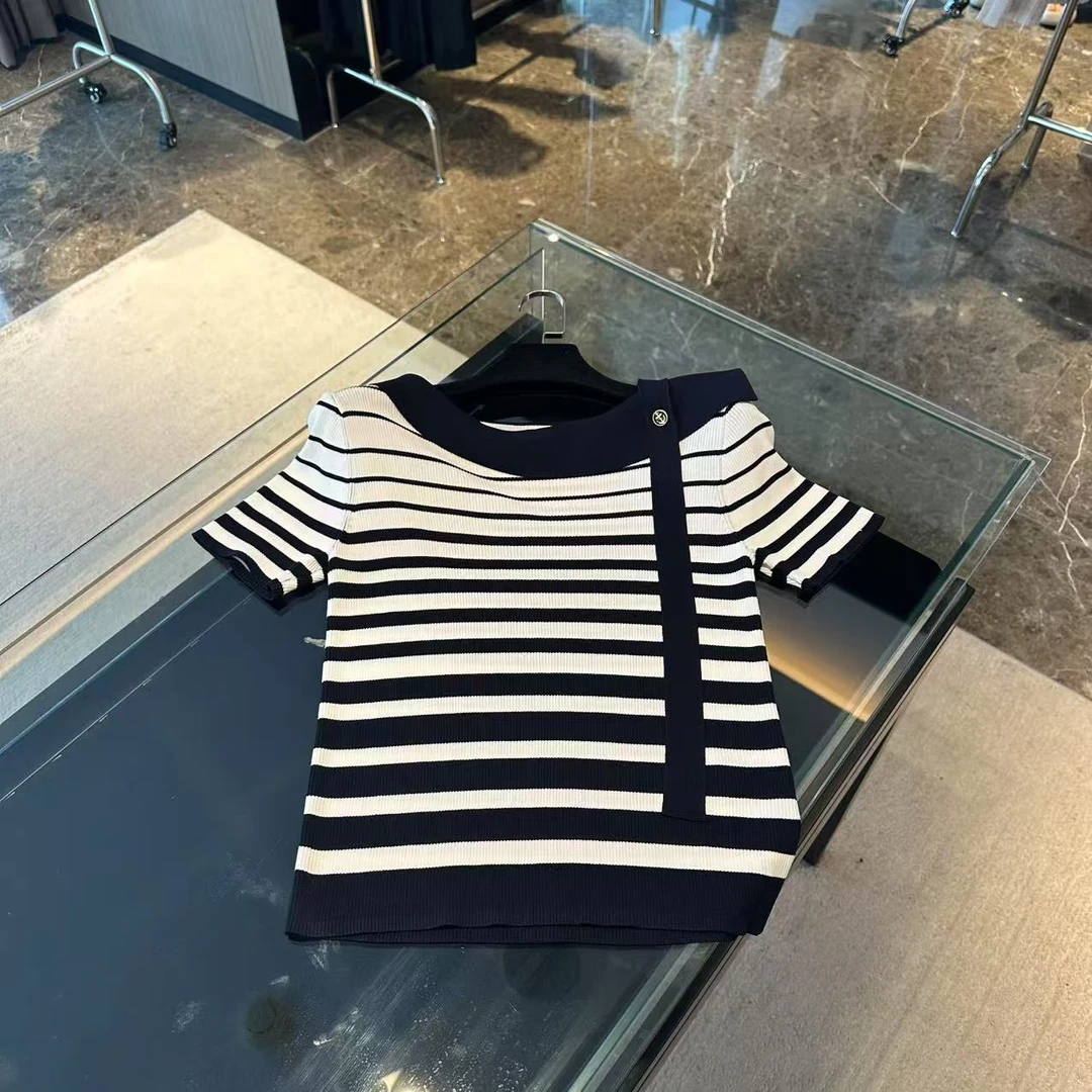 设计感露肩条纹针织上衣