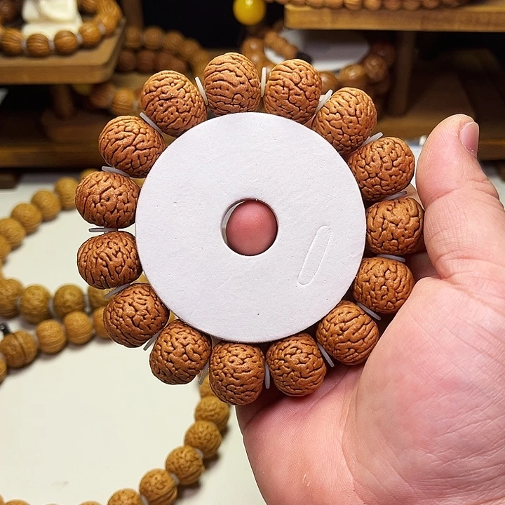 桃核吊坠野生宽脐肌肉