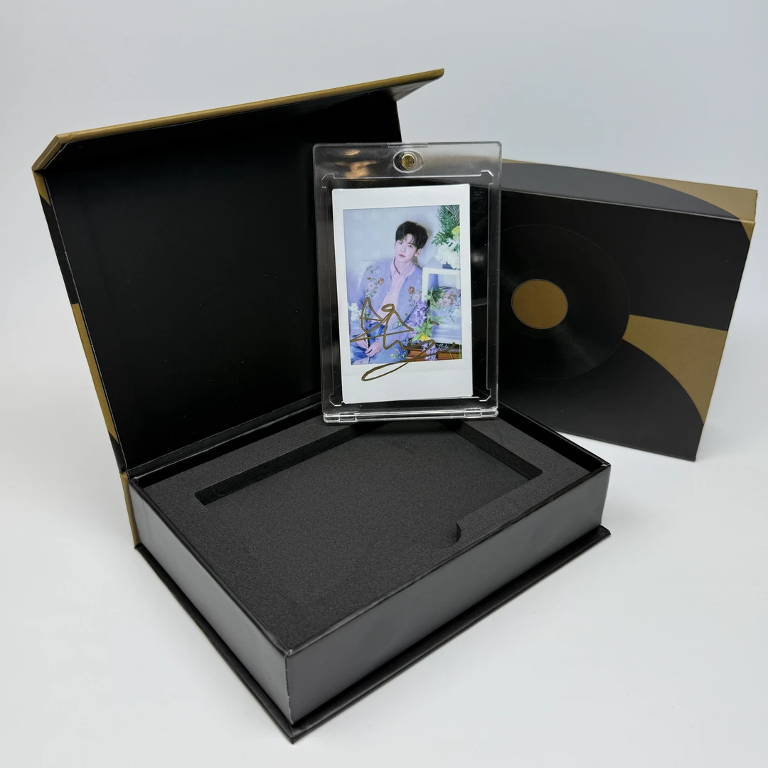 N1128毕雯珺 签名正品拍立得照片 白边