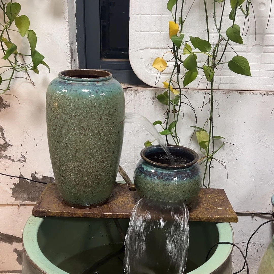 紫砂花盆流水罐带23瓦泵弯头软管。上进水