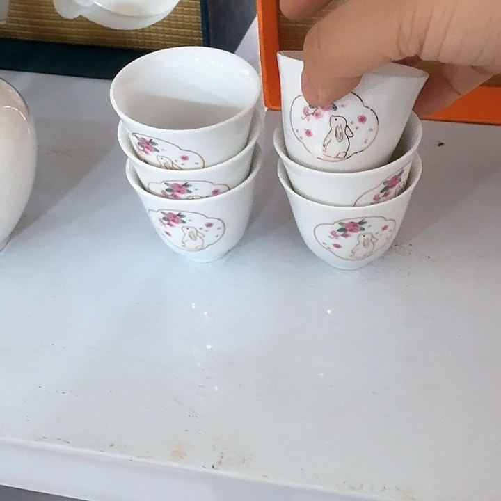 主人杯一个,瓷。。品茗瓷