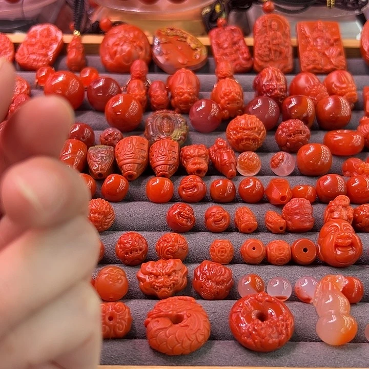 老***。南红玛瑙未镶嵌珠子