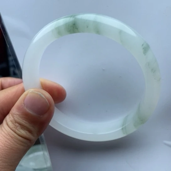 石英质玉（金丝玉）手镯未镶嵌