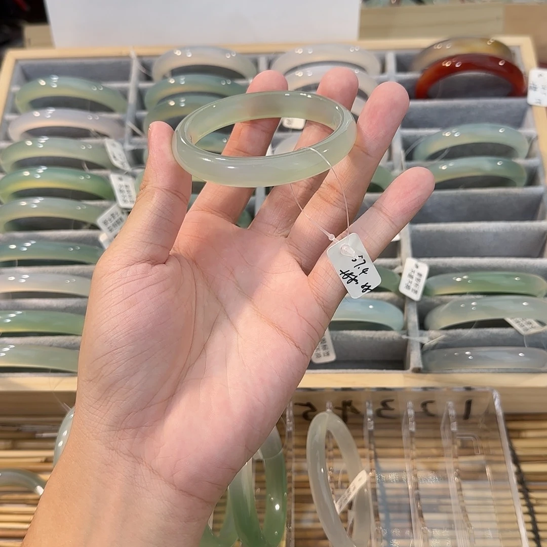 玛瑙/玉髓手镯未镶嵌圈口57.4