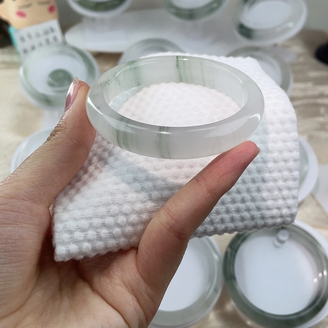 石英质玉（天山翠）未镶嵌手镯53圈口