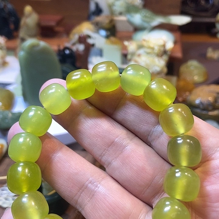 蛇纹石玉未镶嵌珠宝奇石