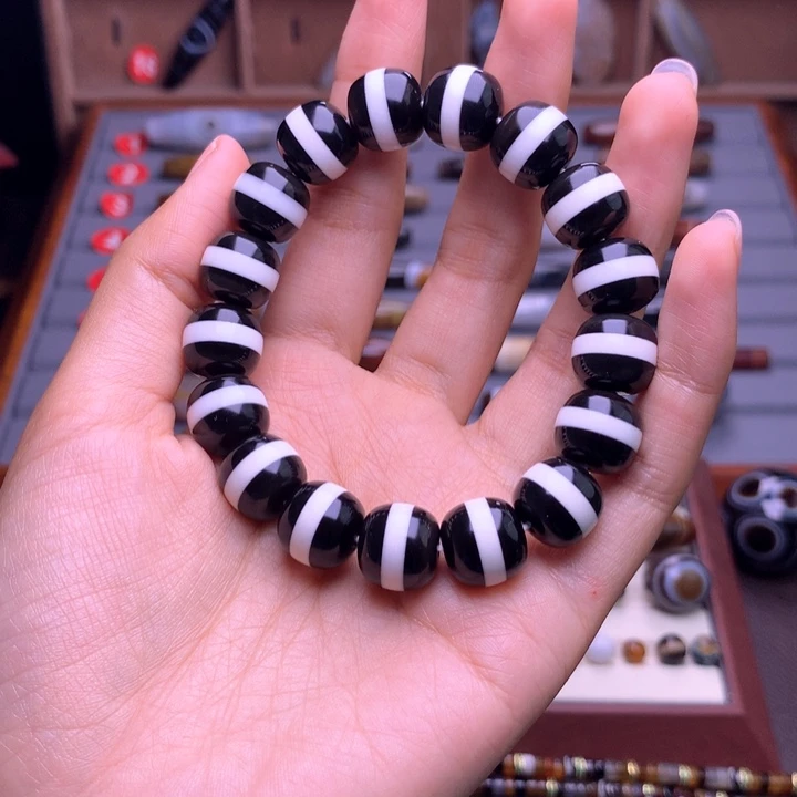 玛瑙/玉髓颈饰未镶嵌?****，