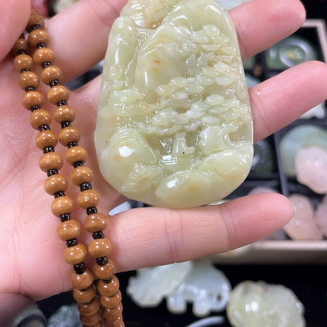 蛇纹石玉颈饰未镶嵌