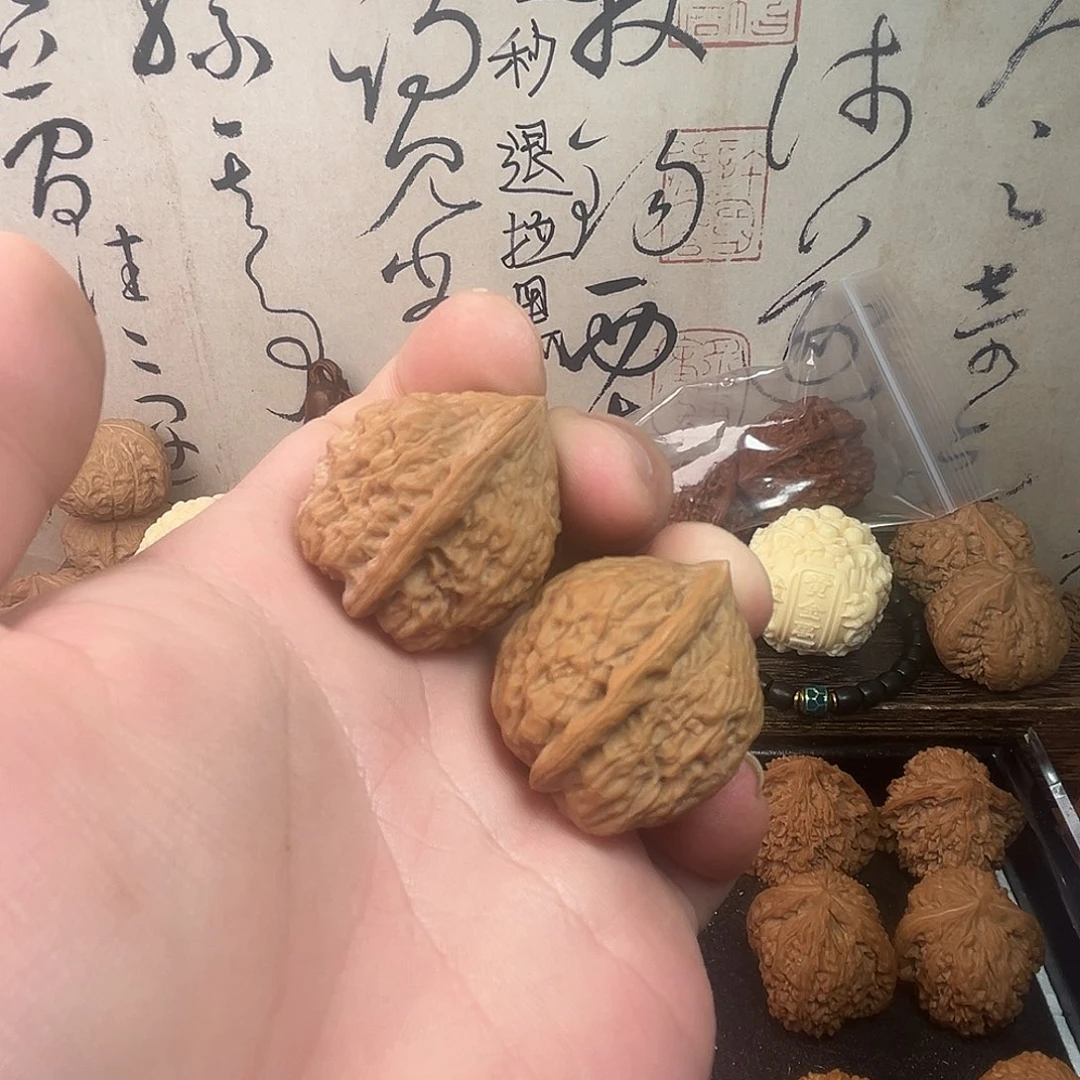 文玩核桃把件金钱豹手捻29尺