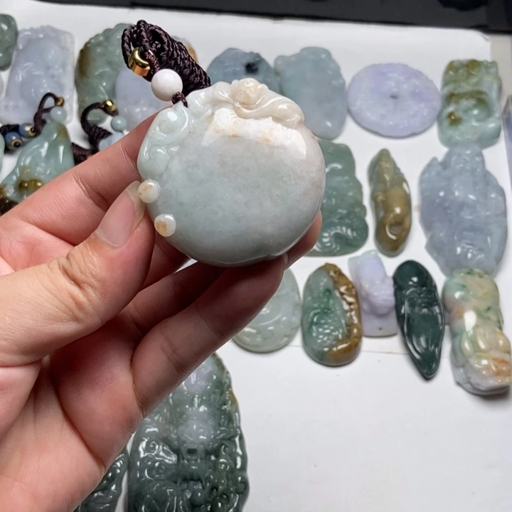 颈饰未镶嵌翡翠寿桃35