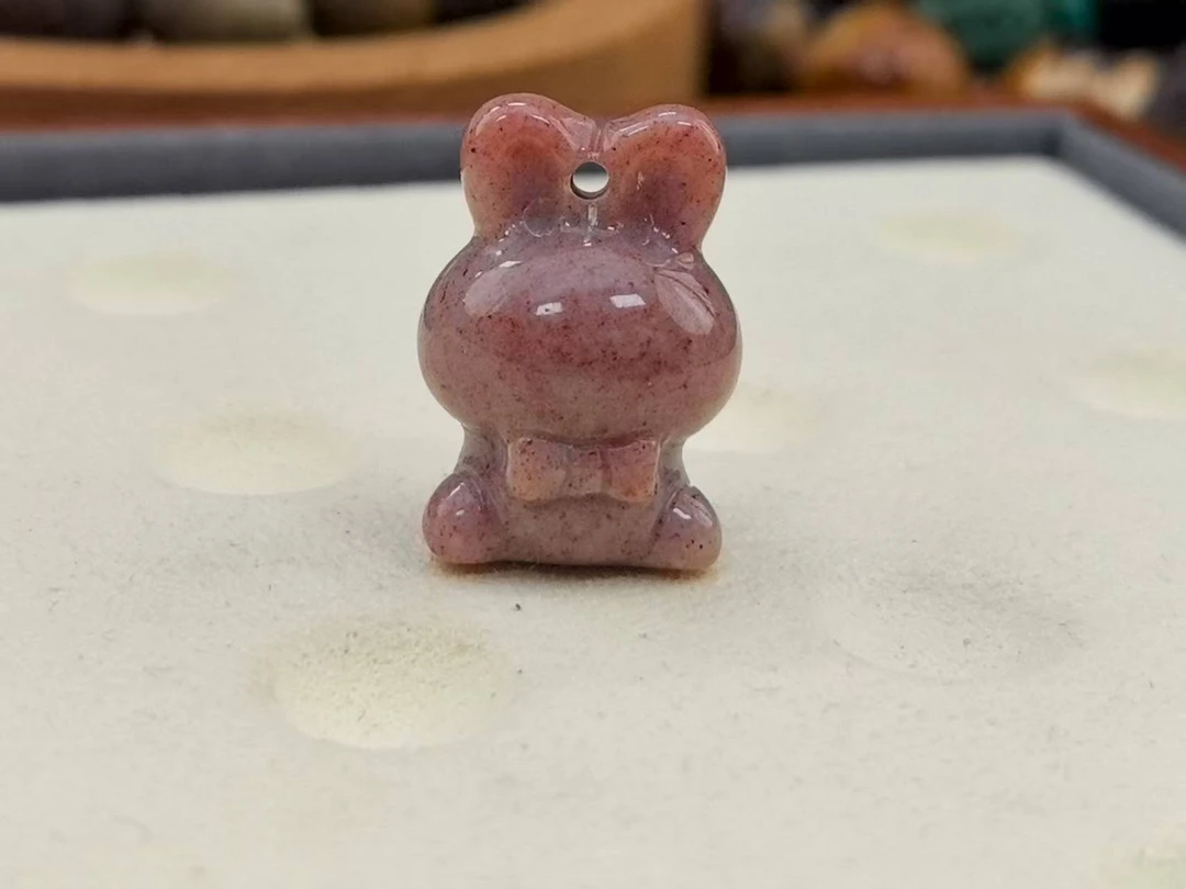 原石石头小小兔子