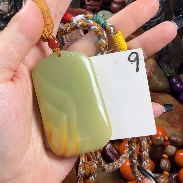 透闪石质玉未镶嵌珠宝奇石