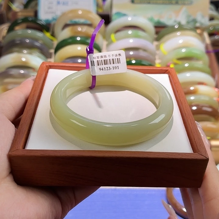 和田玉未镶嵌手镯新疆且末暖黄 57.1。3