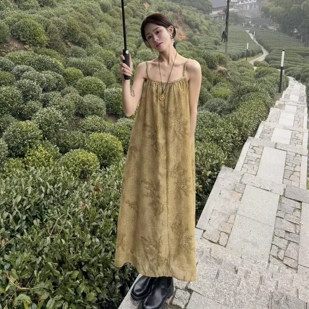 新中式国风印花吊带连衣裙2025春夏季设计感小众气质显瘦无袖长裙