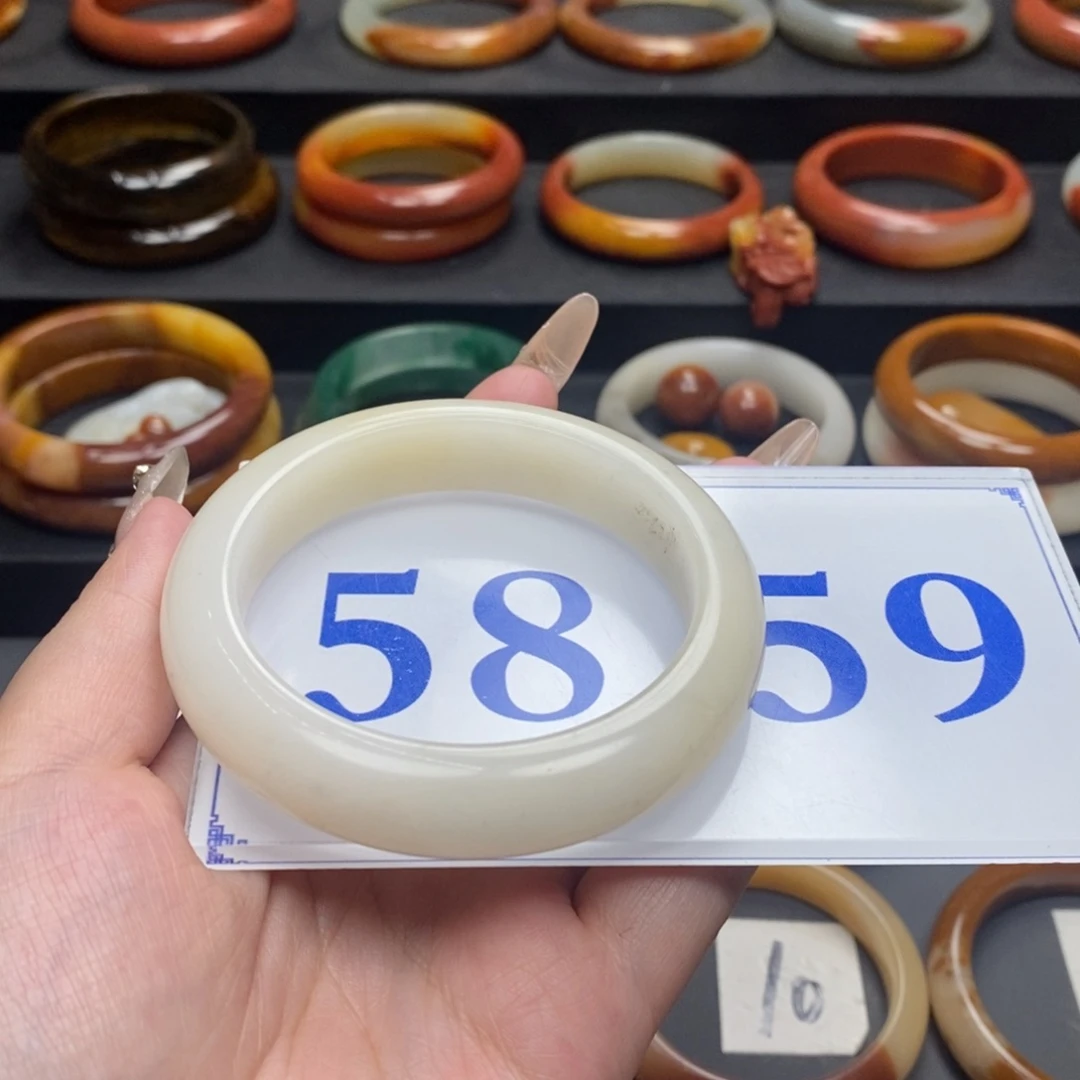 石英质玉（黄龙玉）手镯未镶嵌