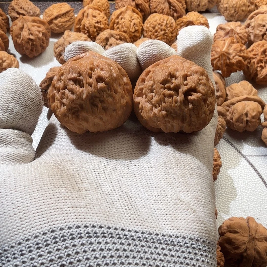 文玩核桃把件红方印