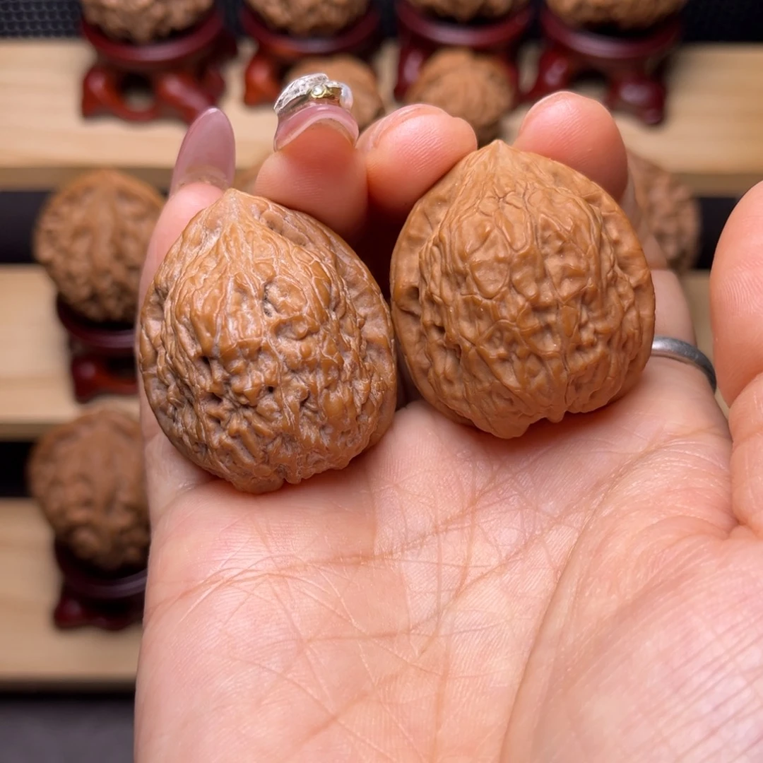 文玩核桃吊坠金钱豹