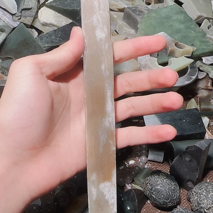 未镶嵌和田玉（青玉）珠宝半成品