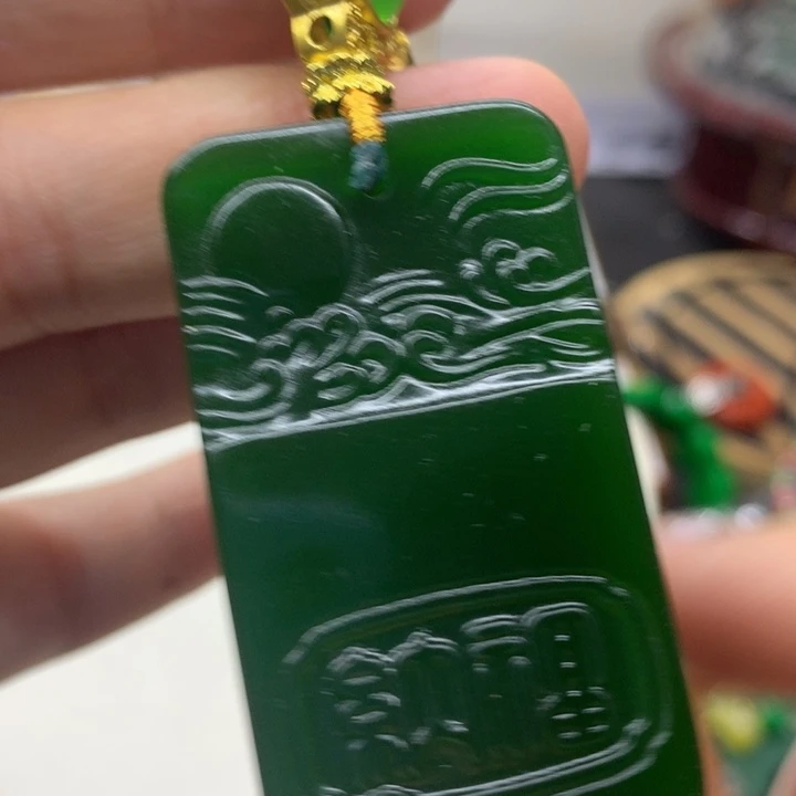 颈饰未镶嵌和田玉吊坠