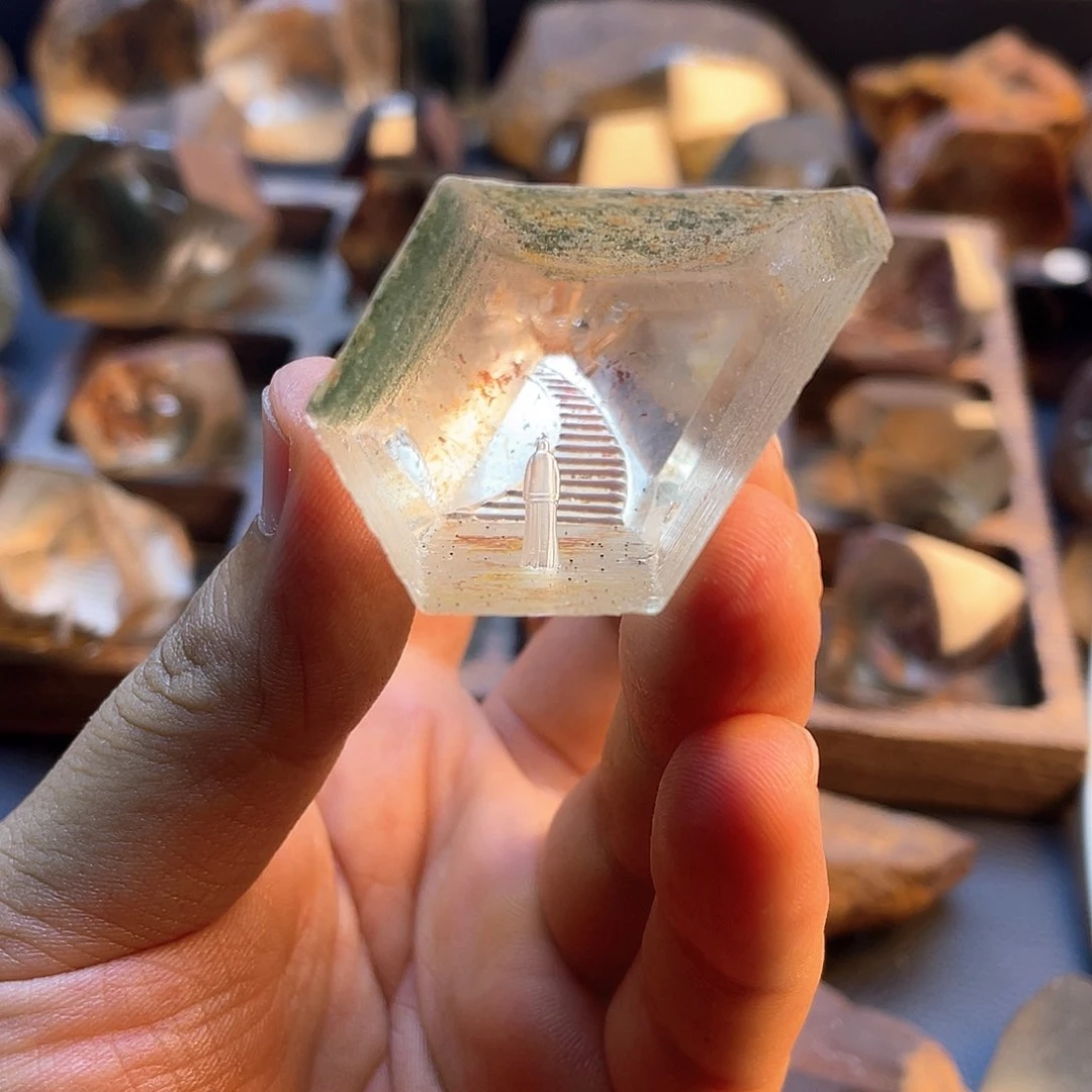 雷***风水晶珠宝半成品未镶嵌摆件