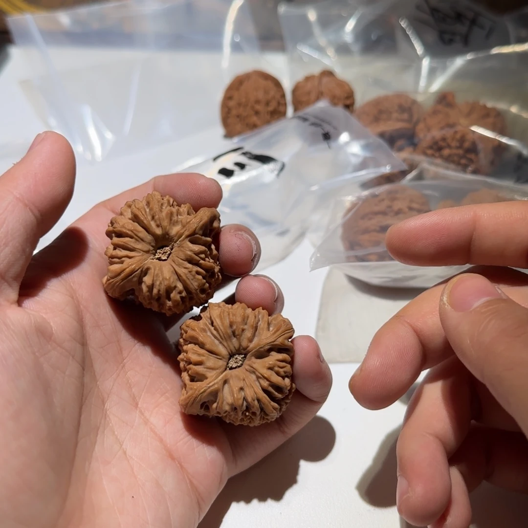 文玩核桃吊坠41凹底南疆