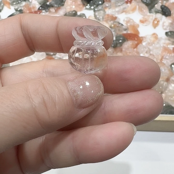 未镶嵌颈饰水晶天然水晶兔毛雕刻件