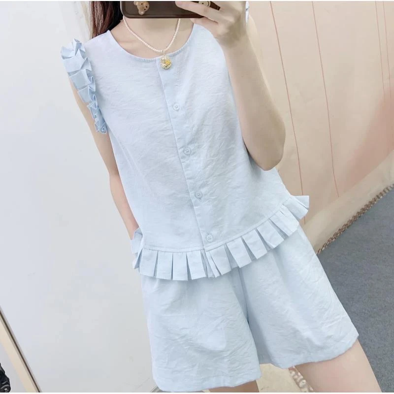 2025年夏季气质百搭时尚淑女花边无袖显瘦小衫+韩版短裤两件套