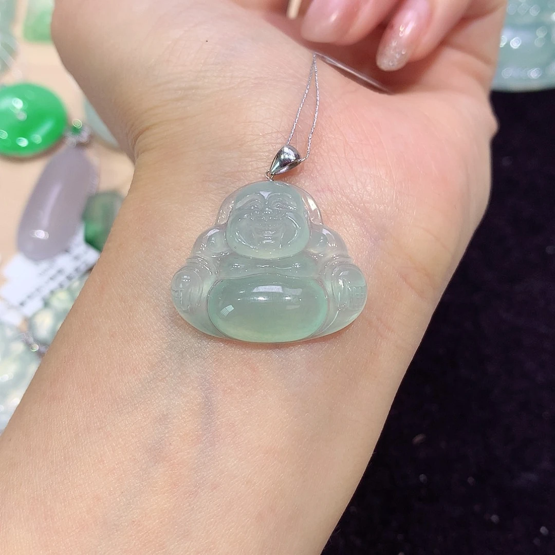 翡翠18K金镶嵌颈饰佛