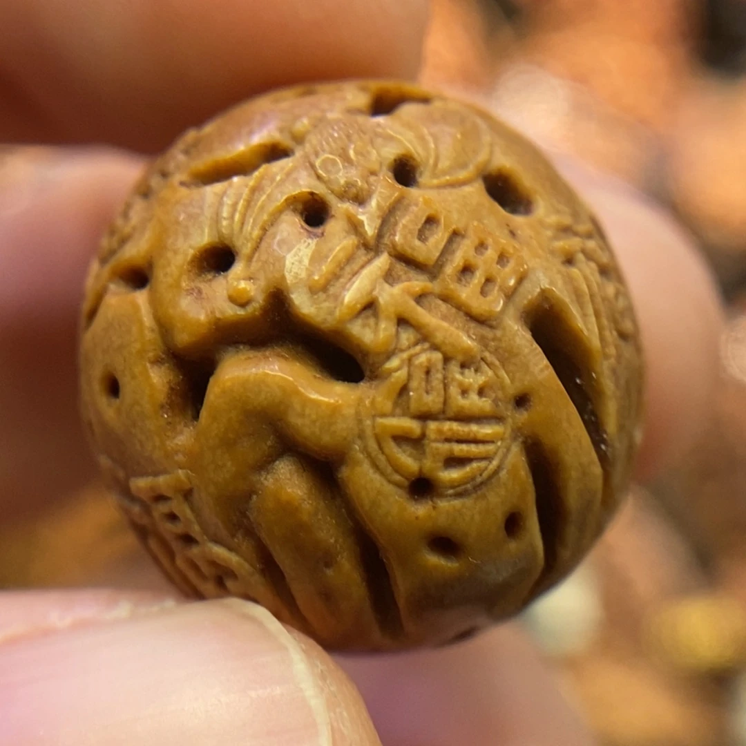 潍坊核雕桃核雕刻配珠