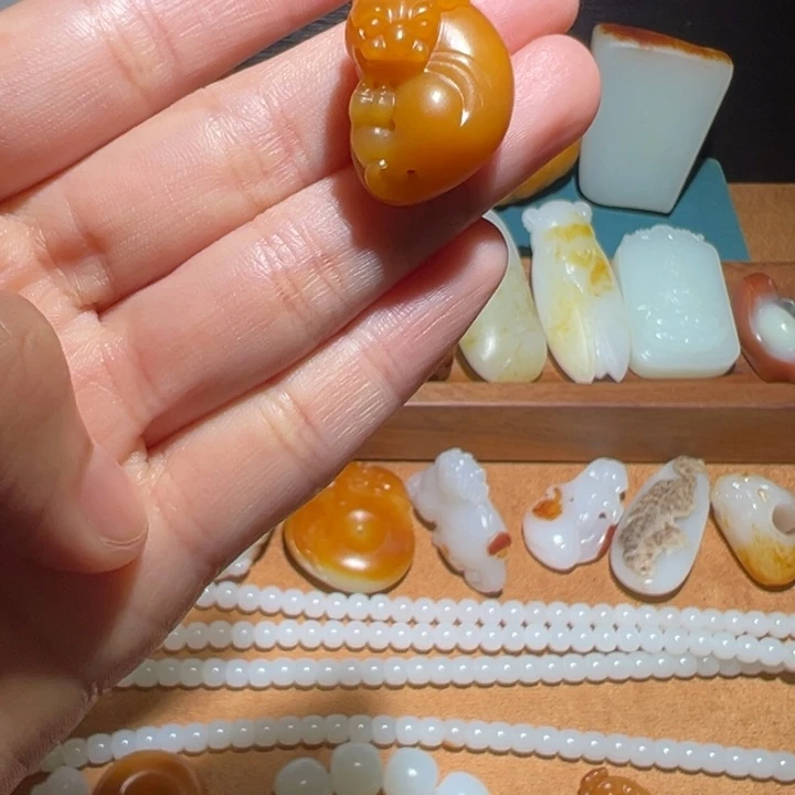 和田玉未镶嵌挂件