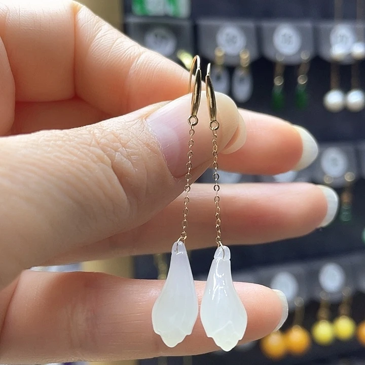 和田玉18K金镶嵌耳饰