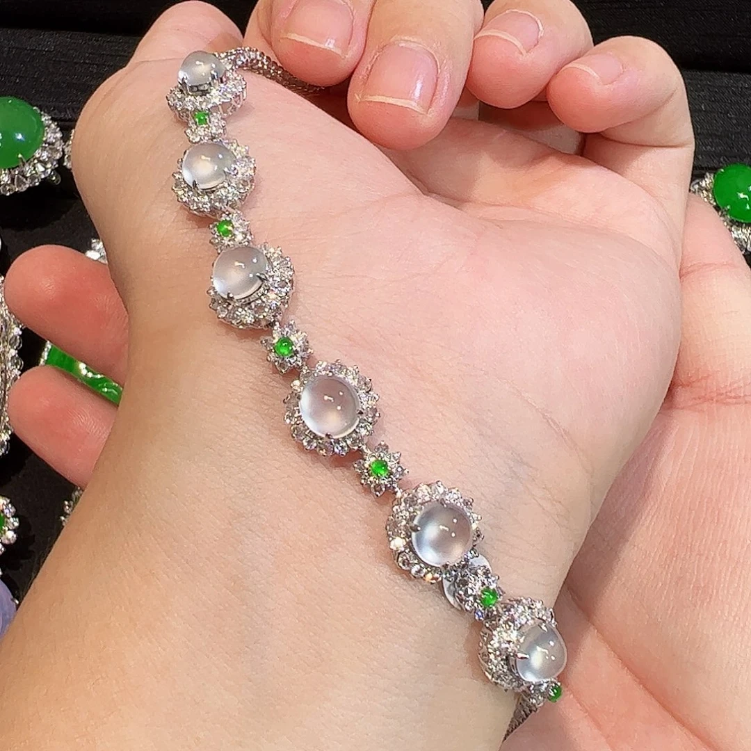 翡翠18K金镶嵌手链蛋面