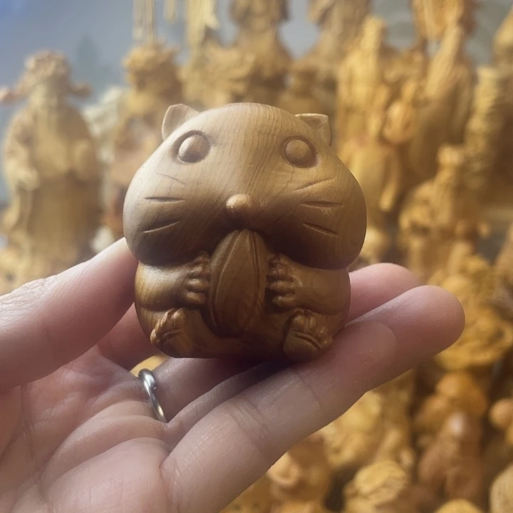 柏木（崖柏）可爱仓鼠