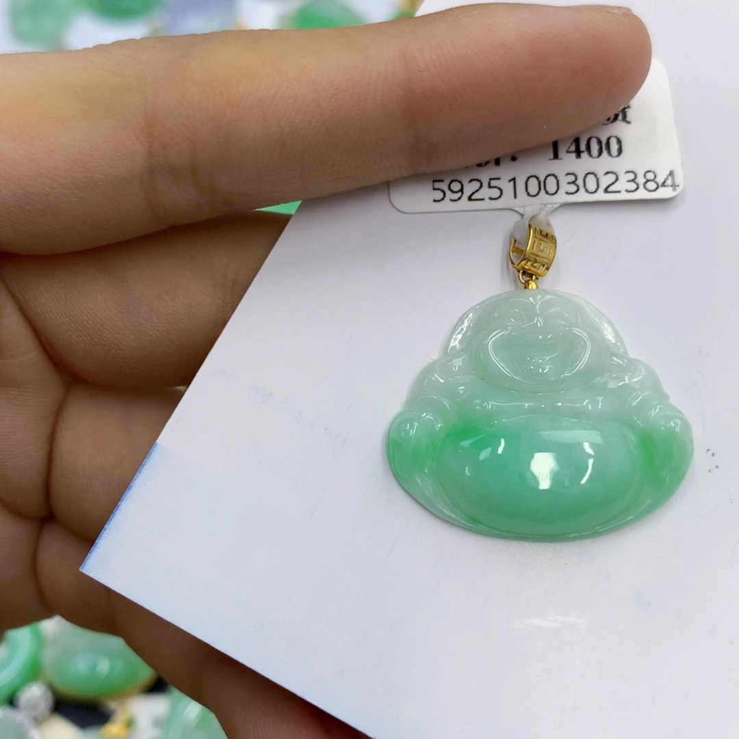 翡翠18K金镶嵌颈饰翡翠