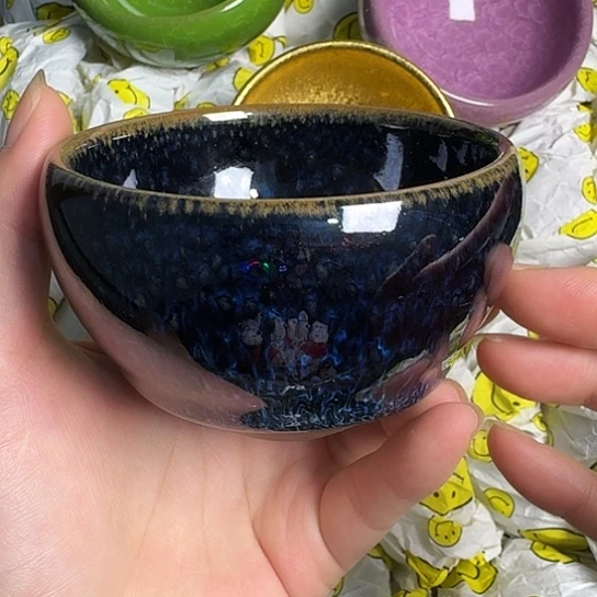 茶盏是因为它具有极深