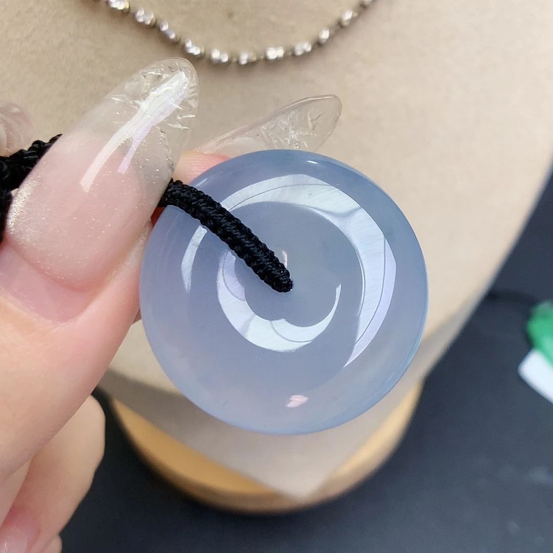 翡翠未镶嵌颈饰平安扣