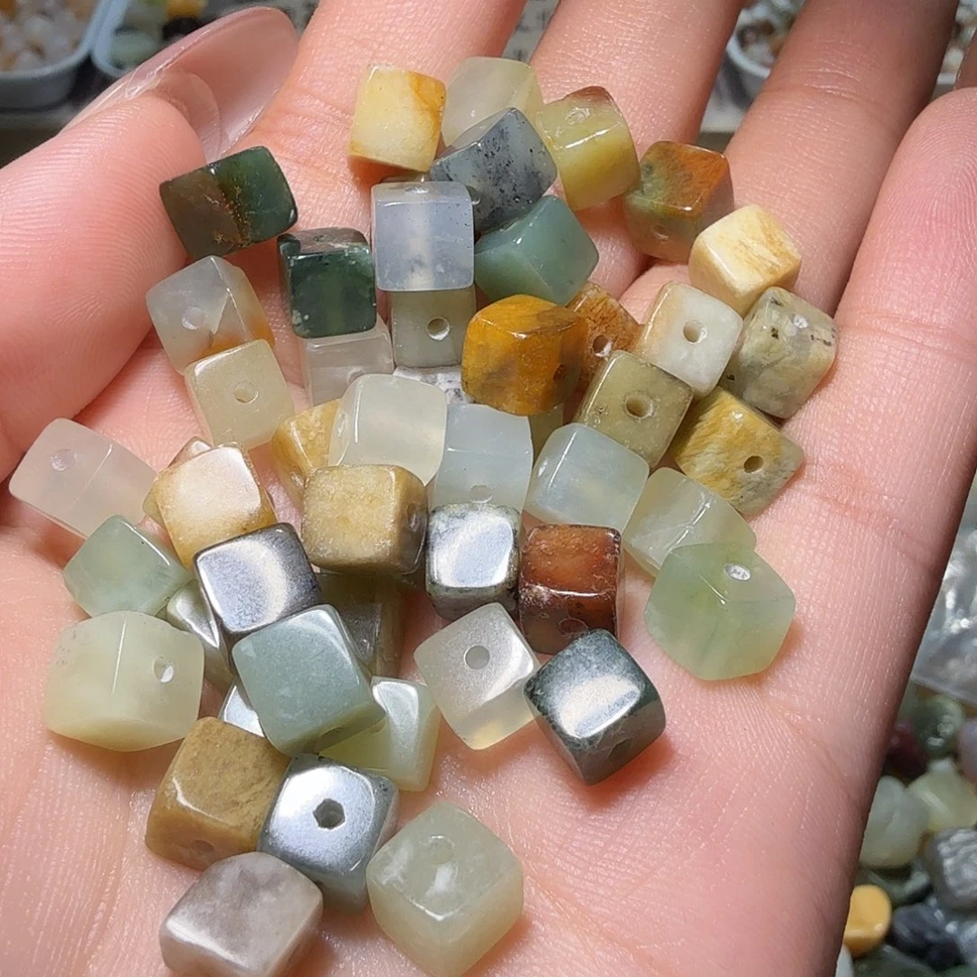 和田玉未镶嵌珠宝奇石