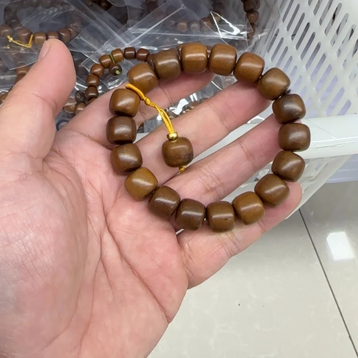 白玉菩提吊坠黑色581