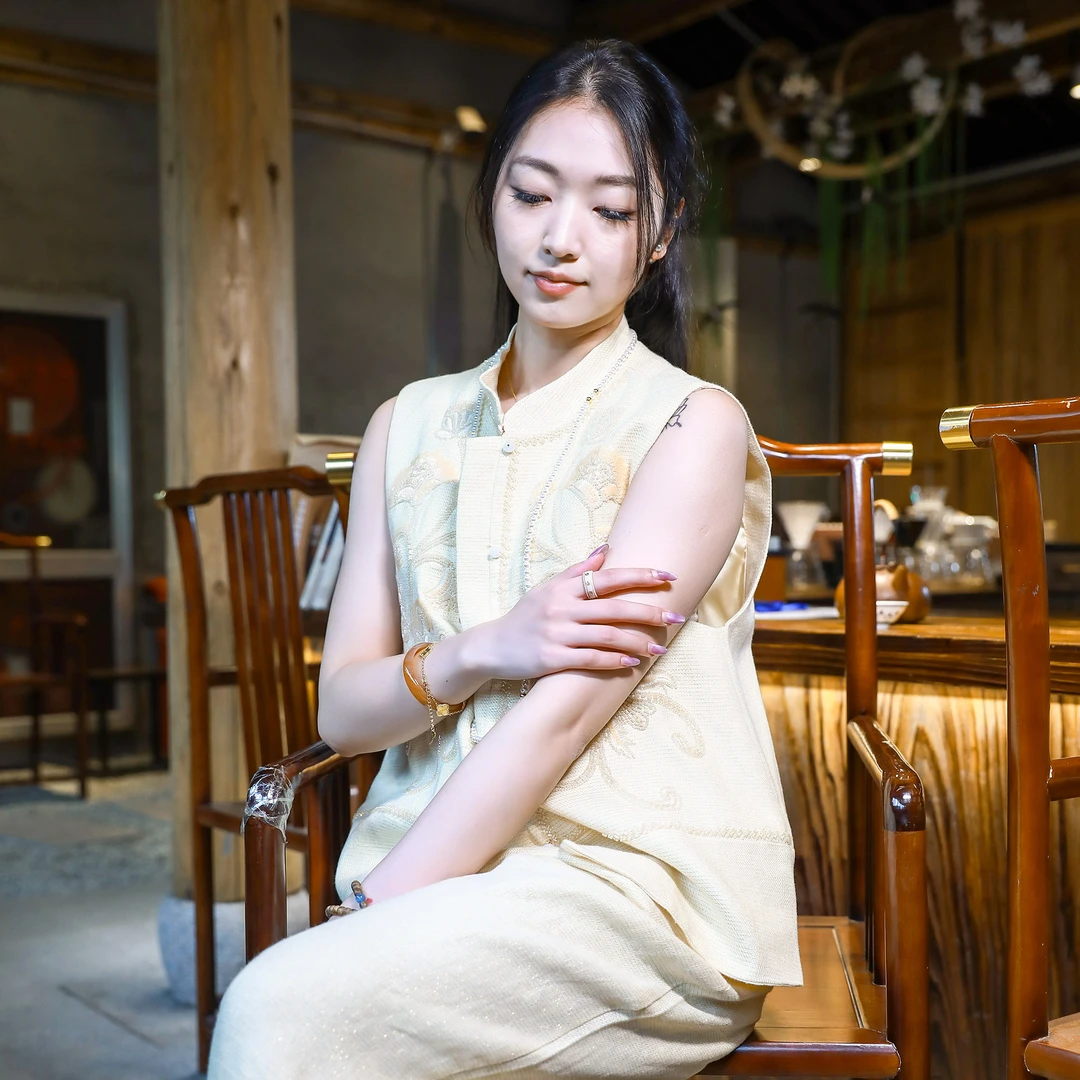新款亚麻国风时尚百搭气质休闲提花刺绣新中式女马甲51005