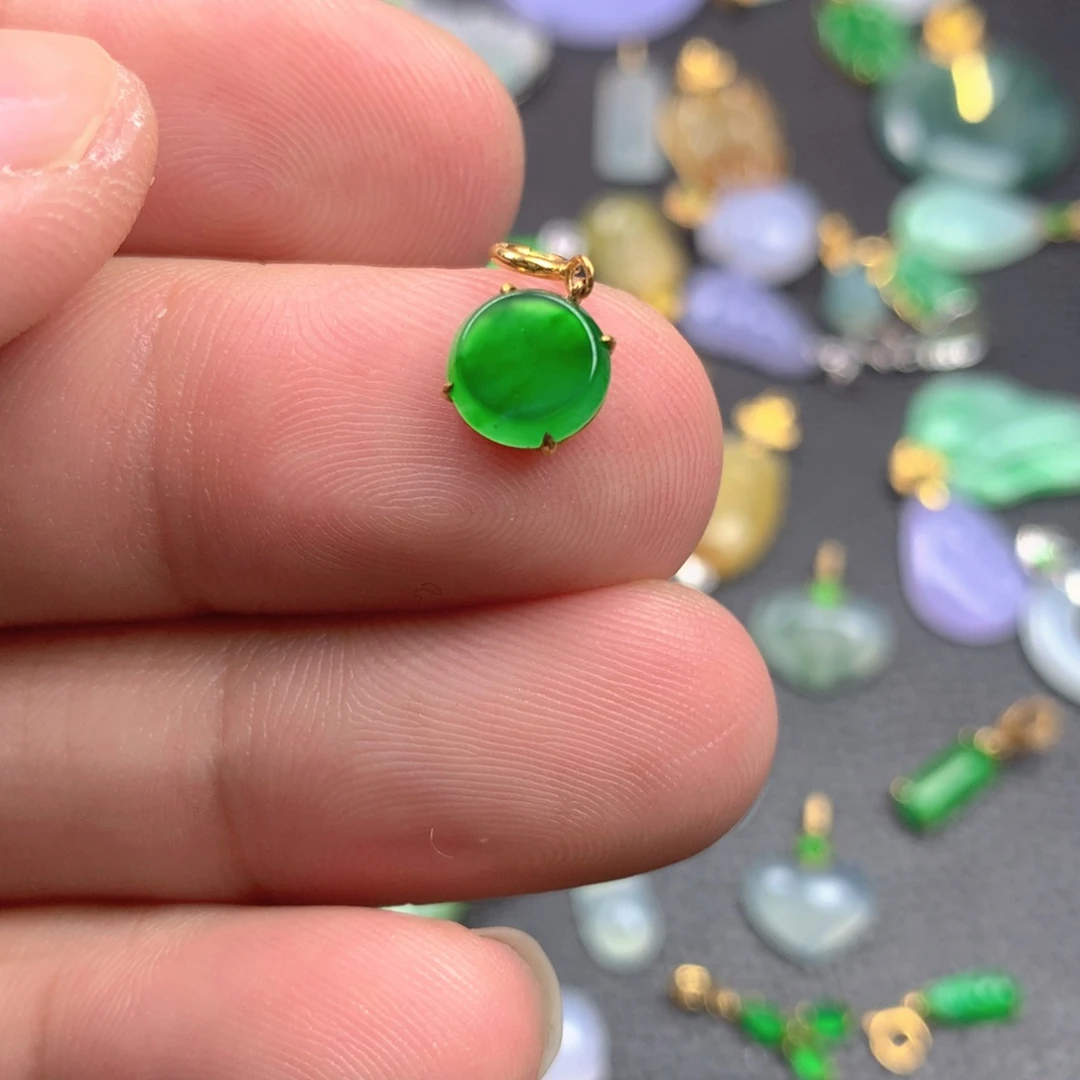 【闪购商品】颈饰18K金镶嵌翡翠西****8翡翠